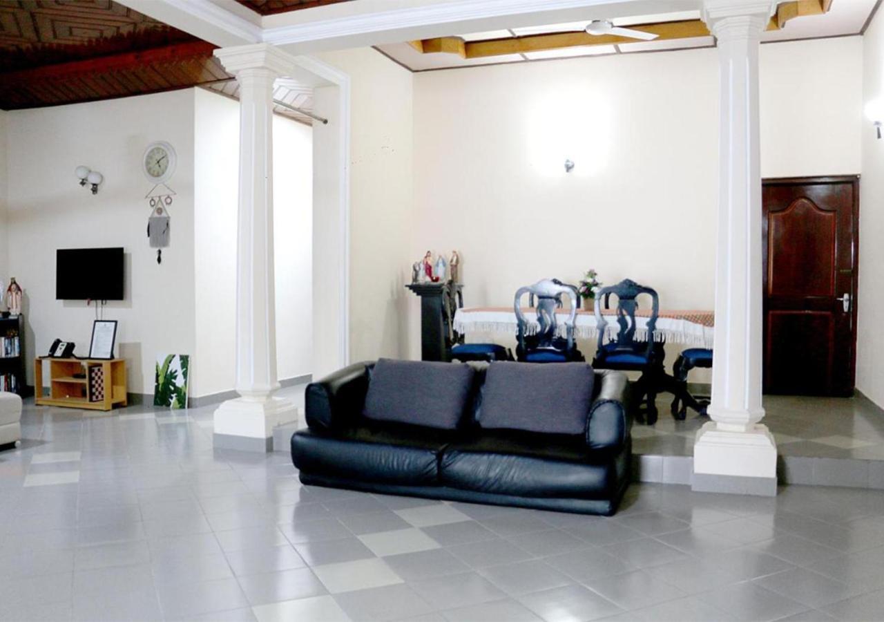 Cozy Inn Negombo Exterior foto